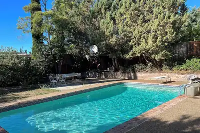 Image de Tremendous Pool 3-bedroom house in Castro Valley