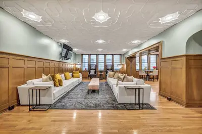 Image de Luxe Flat w/ Heated Pool & Sauna • Gym•Heart of Dt