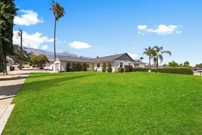 Image de 4-bedroom house in fabulous Rancho Cucamonga with fitness room, Ac