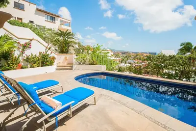 Image de Charming with Ocean Views, Close Walk to Downtown Cabo San Lucas, Sleeps 14
