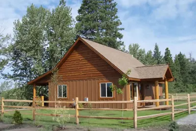 Image de Flathead River Ranch Cabin