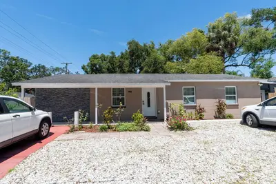 Image de Charming central House 3-bedroom and 2 bathrooms house in lovely Tampa, Ac,
