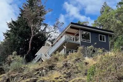 Image de Malahat unique waterfront three bedrooms villa