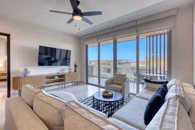 Image de Luxury Cabo condo with multiple pools, pickleball, gym & rooftop