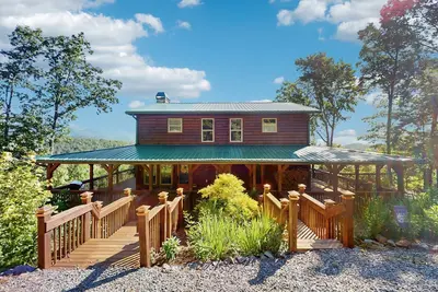 Image de Charming cabin with stunning mountain views, wood-burning fireplace, and wifi