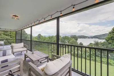 Image de < 1 Mi to Lake Chatuge: Home w/ Mtn & Water Views!