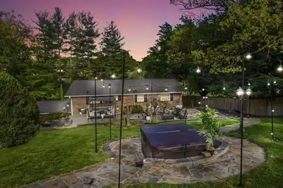Image de Wild West • Pool • Sportcourt • Hot Tub • Fire Pit