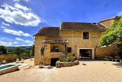 Image de La Maison des Iris - Atmospheric Stay in Authentic Burgundy Setting