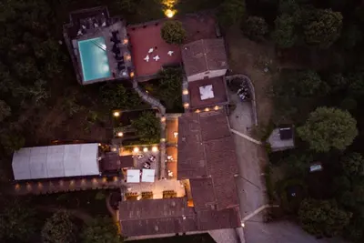 Image de Joli appartement avec sauna, Wifi, bain à remous, climatisation, piscine privée, Tv, patio
