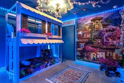 Image de Luxury 7br Villa w/Pool & Resort Access, Sleeps 16 – 10 Min to Disney