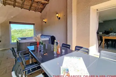 Image de Gîte spacieux pour 12 avec jardin privé et spa à Chevrières