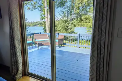 Image de Cozy Haven - Little Lakefront Home
