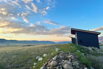 Image de Modern Cabin 1 with Ac in charming Paradise Valley with stunning views
