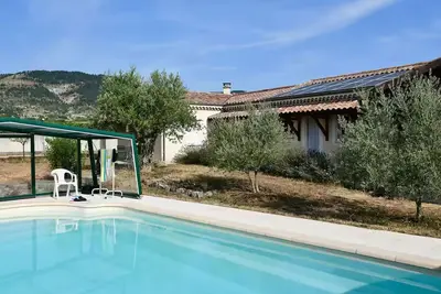 Image de Belle villa de plain-pied avec piscine, au calme en bordure de village