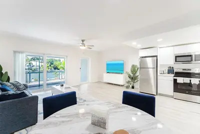 Image de Waterfront Retreat—Views, Pool, Hot Tub, Gym Walk to Beach & Boca Resort!