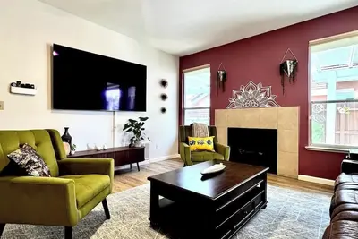 Image de Modern Folsom Family Home Near Trails & Shopping