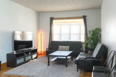 Image de Spacious & Bright 2br Near Downtown | Free Parking