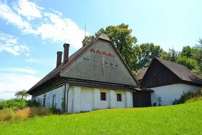 Image de Autentická horská chalupa ze 17. století s vnitřním dvorem - Kundratice