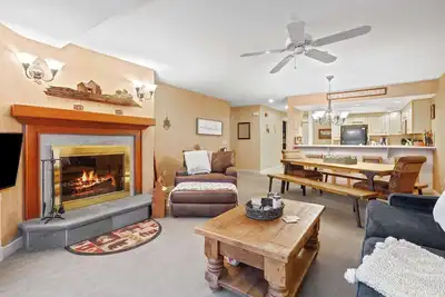Image de Slopeside Solitude | Ski-In/Out & Cozy Fireplace