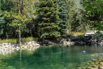 Creekside Family Cabin