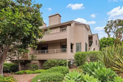 Image de 3-bedroom condo in marvelous Del Mar with fitness room