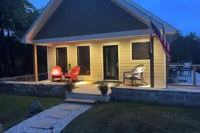 Image de Country setting. Pool house just 10 minutes from Nd campus and Sbn airport.