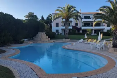 Image de Apartment with 2 rooms, large balcony and one terrace in private condo