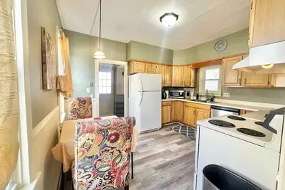Image de Inviting 3-Bedroom Home with Air Conditioning in Delightful Danville
