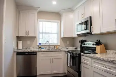 Image de Cozy Retreat Near Airport & Downtown
