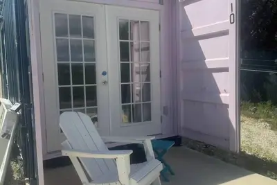Image de Queen Bed Container Getaway | #10