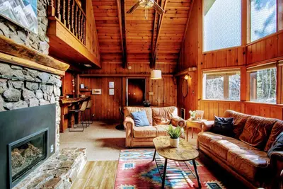 Image de Many beds! Pets Ok! Minutes to Trail of 100 Giants, Sequoias, Rivers! Wd, WiFi