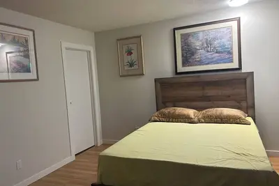 Image de A spacious mainfloor suite in a great location