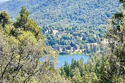 Image de Lake, Mountain and Forest View Cabin in Crestline