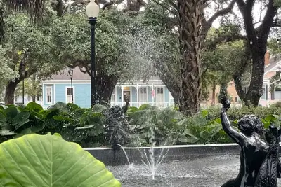 Image de On Historic Washington Square in Oakleigh Garden District - 3br 3bath