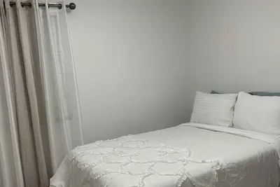 Image de Basement apartment at 240, Oshawa area