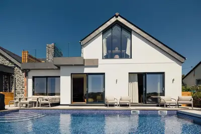 Image de Trevean, pet friendly, luxury holiday cottage, with pool in Mullion