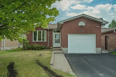 Image de Cozy 5Bdrm Home | Games, Parking, Close to Arena