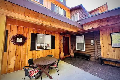 Image de Mama Bear Cabin Sleeps 40 Walk 2 Lake Boat Parking
