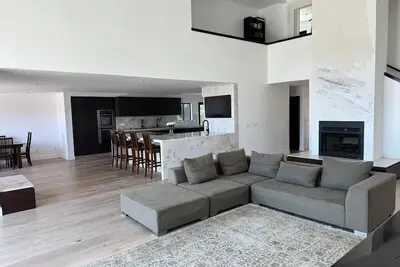 Image de Ocean View Del Mar Home, 4000sqft, 6bd, 4. 5 bath
