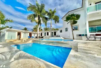 Image de 12 bedroom Villa with Heated Jacuzzi