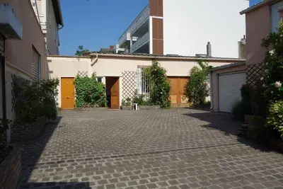 Image de Un Pavillon Tranquille En Coeur De Ville