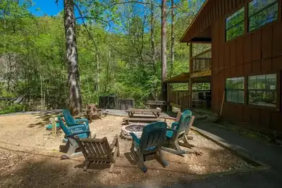 Image de Keaton's On The Creek: Hot Tub*Wifi*Pool Table*Deck*Fire Pit*Creek
