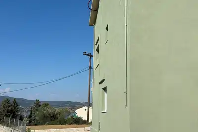 Image de 2 - Bedroom Summer Apartment with Outdoor Lounge in Lygia, Lefkada