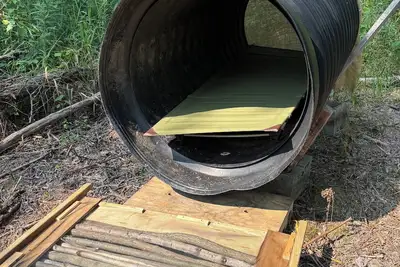 Image de It is not a bedroom. Not a joke. Welcome to the black hole! !