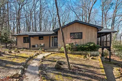 Image de Enchanting 3-bedroom house with Ac in Chapel Hill