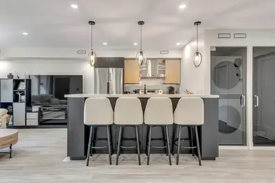 Image de Modern Luxury Escape * Walk to the Falls*