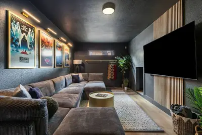 Image de Zilker Park | Theater | Game Room | Sleeps 14!
