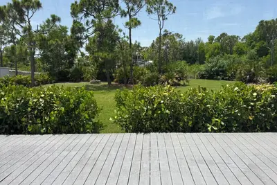 Image de Tranquil 3-bedroom house with Ac in Saint James City- parking for boat or Rv