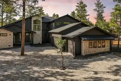 Image de Timberstone Lodge | King Beds~Fireplace~Ev Charger