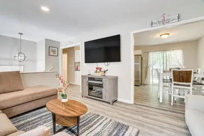 Image de 🌲 Family Cabin w/ Hot Tub + Game Room | Tobyhanna